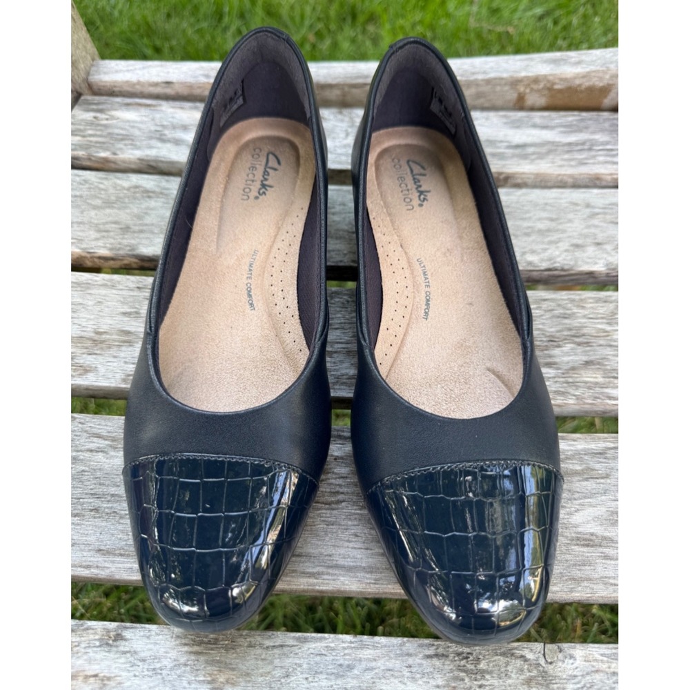 Clarks Juliet Rise Women's 9M Navy Leather Croc Cap Toe Comfort Flats